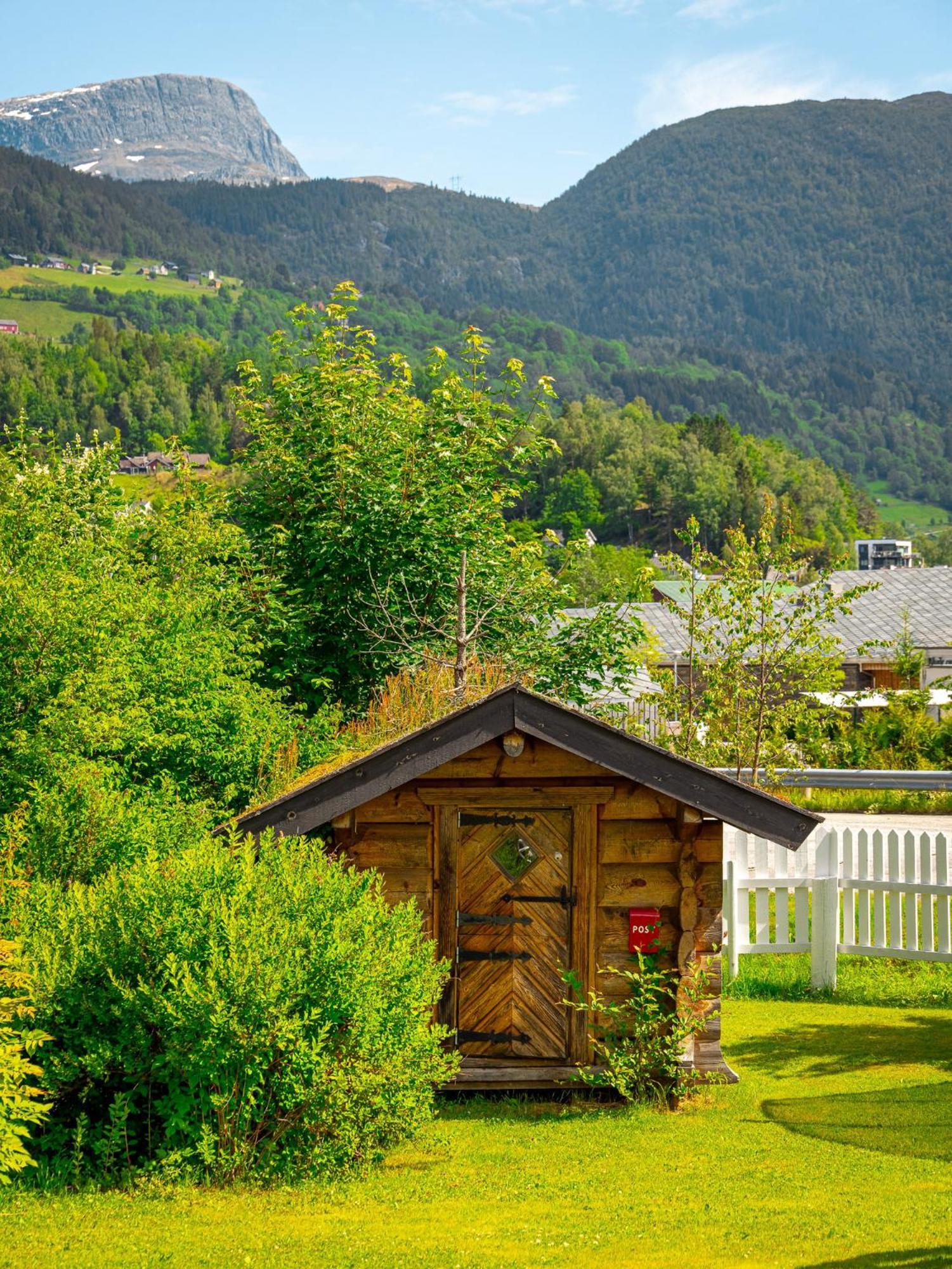 Ulvik Camping ภายนอก รูปภาพ
